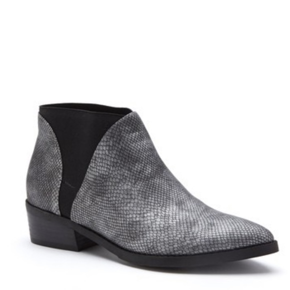 Snake Textured Pointy Toe Chelsea Ankle Bootie - Picture 8 of 8